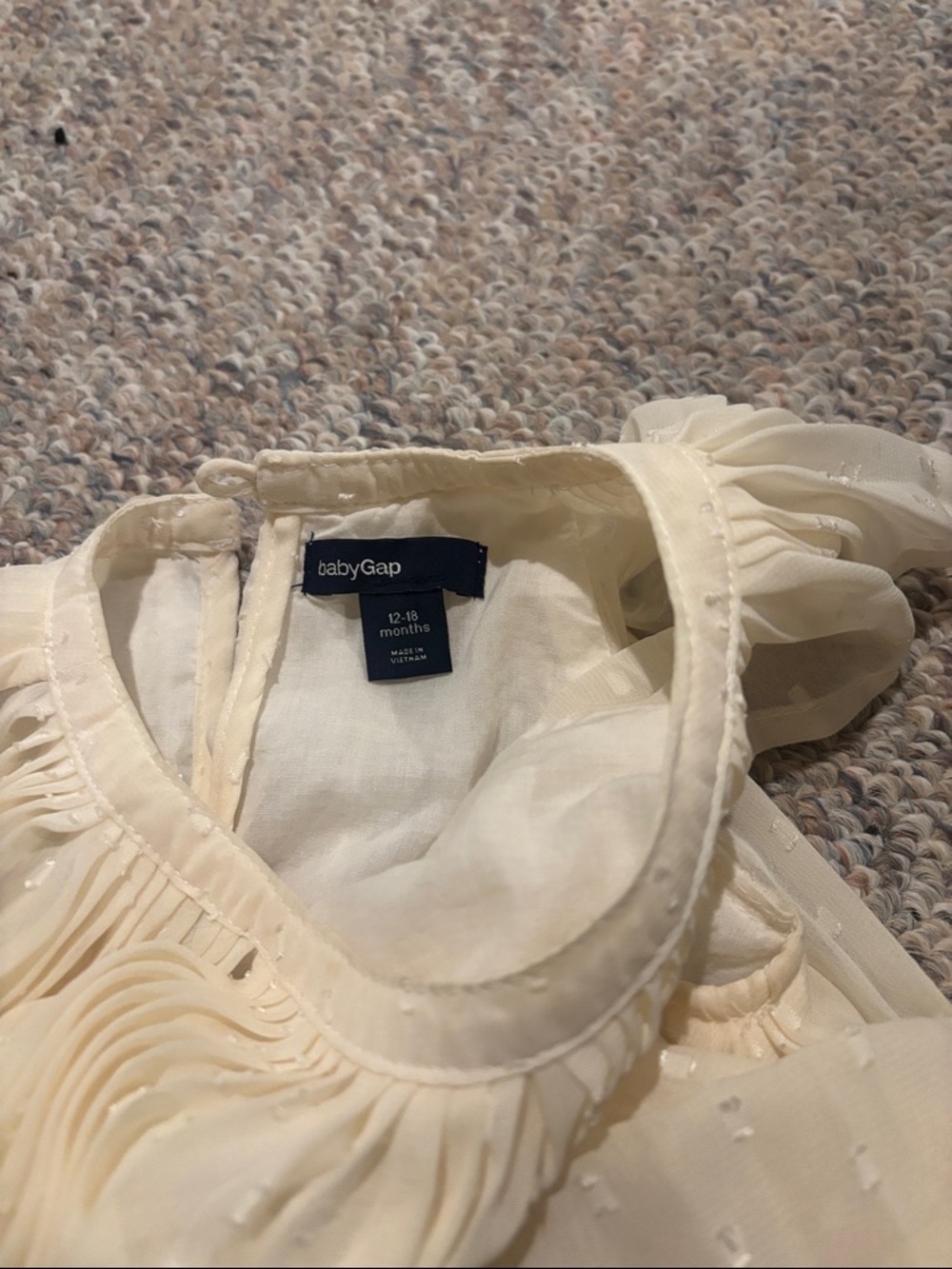 GAP Cream Ruffled Flutter Sleeve Pleated Blouse - Picture 2 of 4